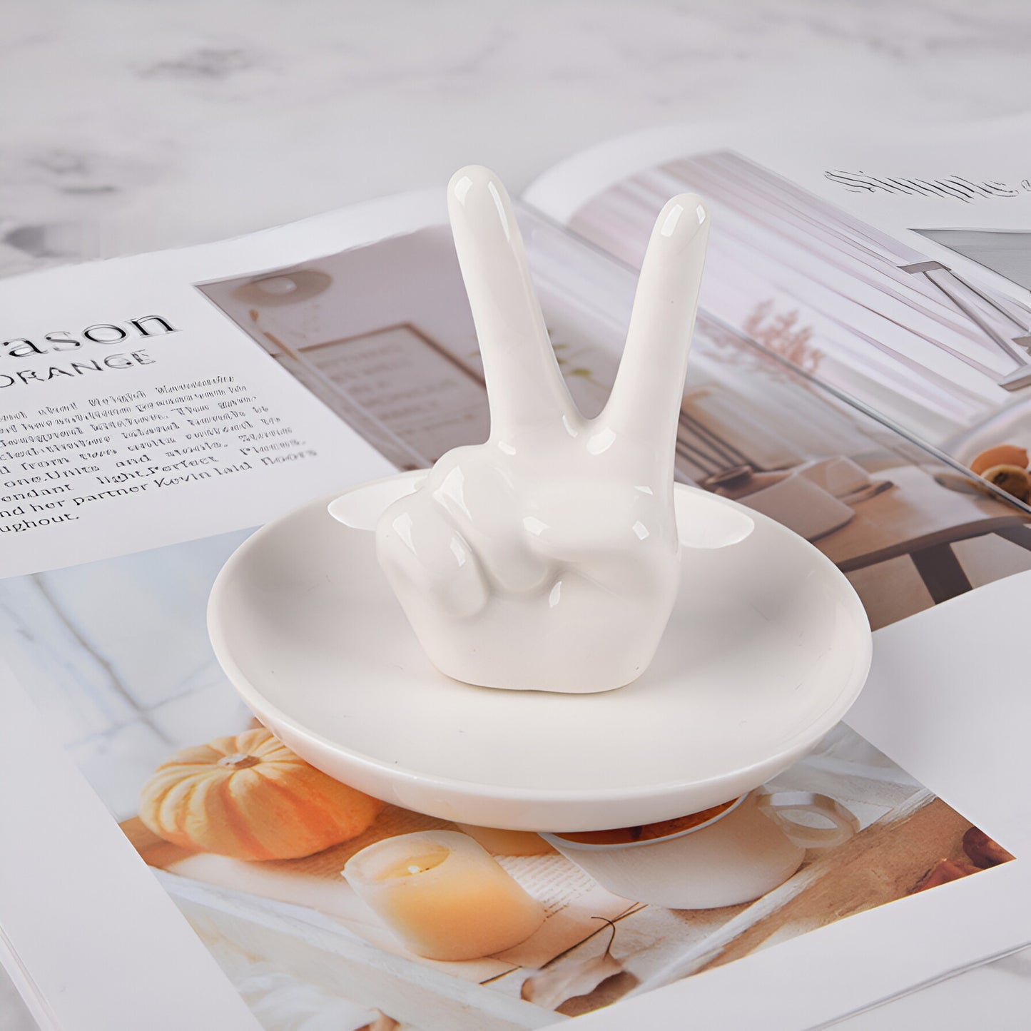 Nordic Style Ceramic Hand Gesture Ring Holder, 3.94 x 3.93 x 3.15 Inches, Creative Vanity Storage Tray for Hand Display, Bedroom Vanity Decor, Ideal Gift for Women, Birthdays, Valentine's Day, Mother's Day
