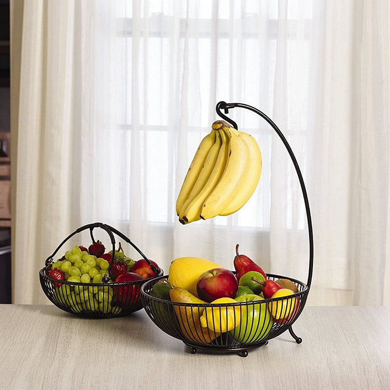 バナナラック付き2段アイアンフルーツバスケット：多用途の野菜と果物の保管、バナナホルダー、多層フルーツトレイ、ブラック、16.73 x 11.02 x 11.02インチ