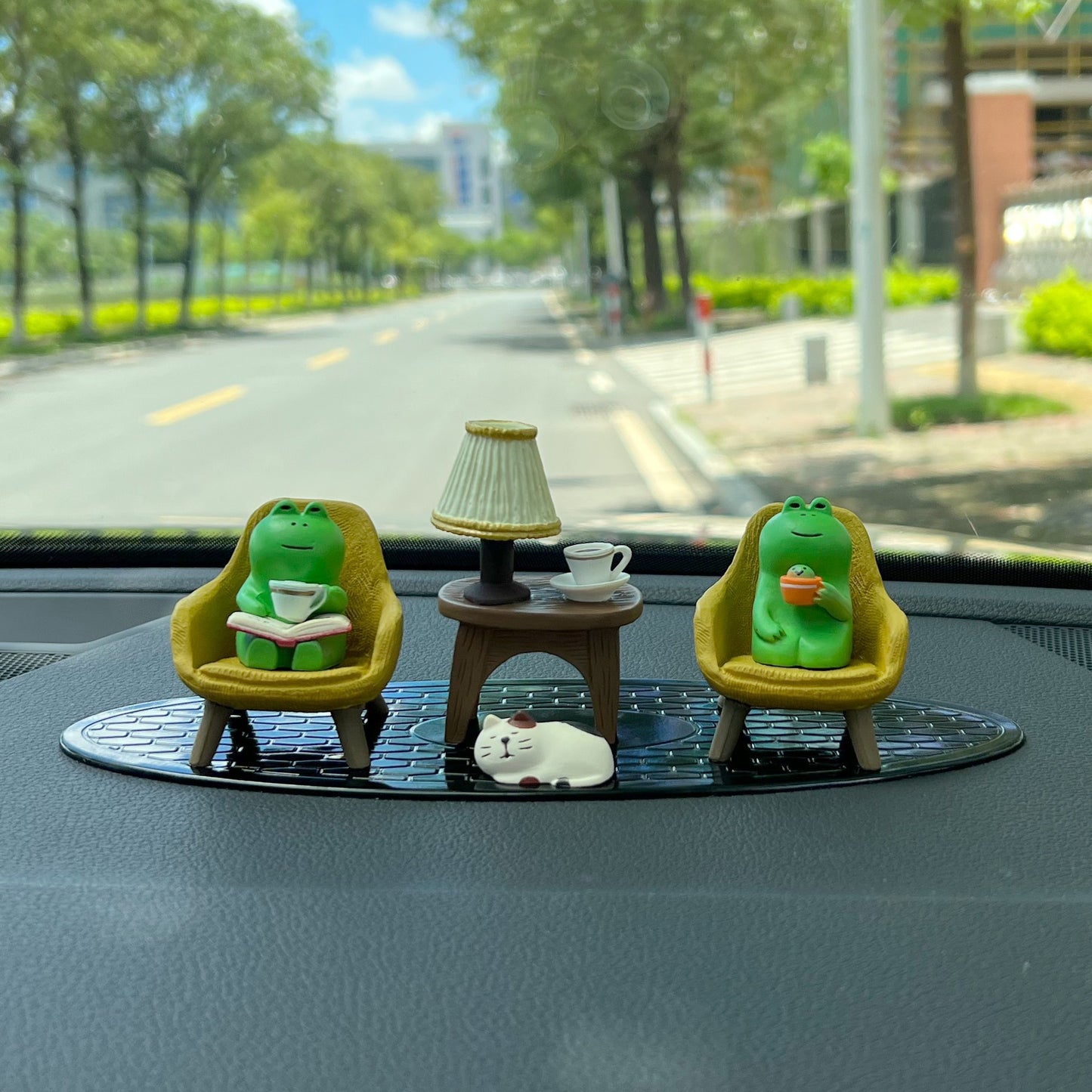 1.18-2.76 Inch Miniature Frog Car Ornament, Cartoon Animal Cat Car Dashboard Decoration, Desk and Office Ornament, Plant Stand - Frog Lover's Decorative Gift