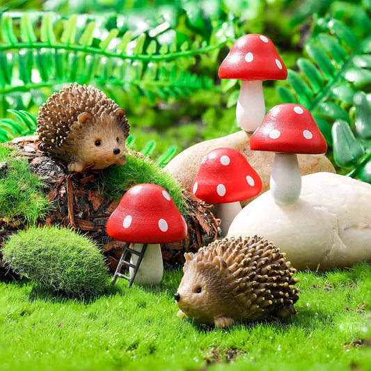 Resin Hedgehog and Wooden Mushroom Ornaments Set of 6, Miniature Garden Accessories for Fairy Garden, Pottery Scenery, Yard, Fairy Tale Garden, Lawn Décor