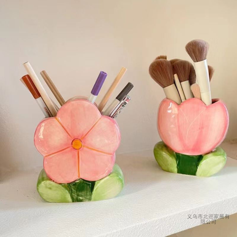 Blooming Flower Cosmetic Brush Holder , Stylish and Functional Makeup Accessory,Elegant Flower,Shaped Brush Organizer - Aesthetic Storage for Your Makeup Tools,3.93*4.88in