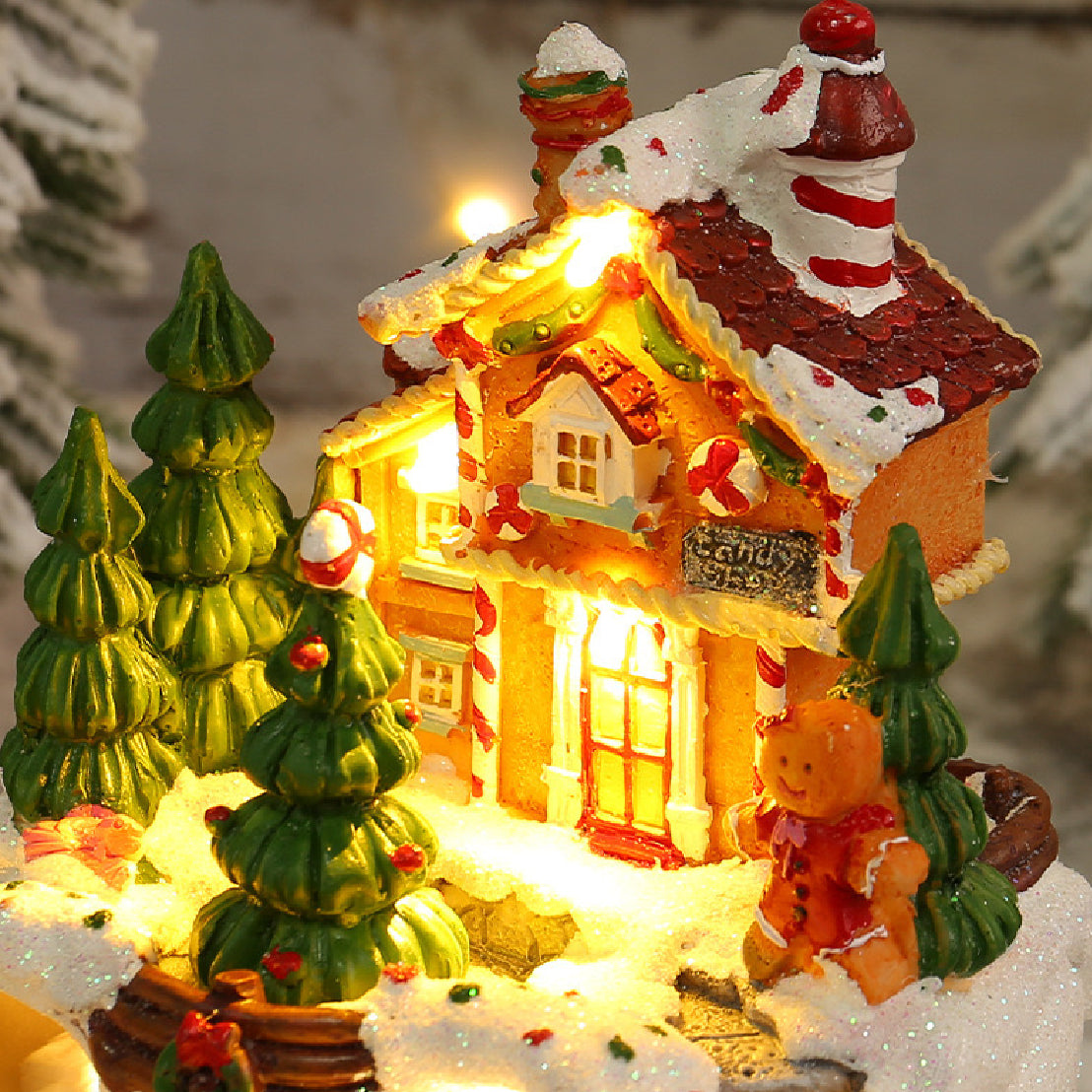 Illuminated Musical House Ornament, 4.72 x 4.72 x 6.29 Inches, Christmas Atmosphere Music Box Night Light Cottage, Children's Christmas Gift