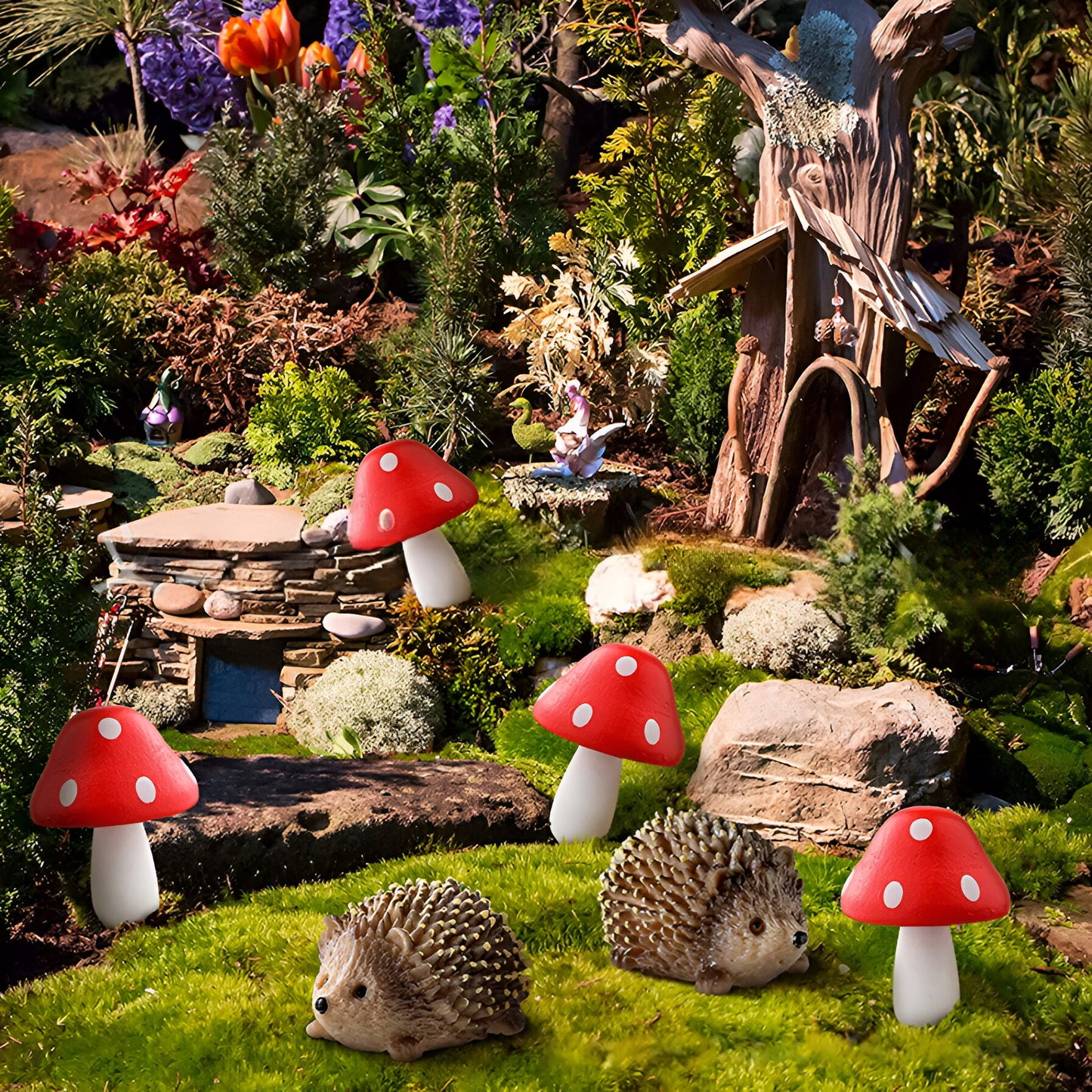 Resin Hedgehog and Wooden Mushroom Ornaments Set of 6, Miniature Garden Accessories for Fairy Garden, Pottery Scenery, Yard, Fairy Tale Garden, Lawn Décor