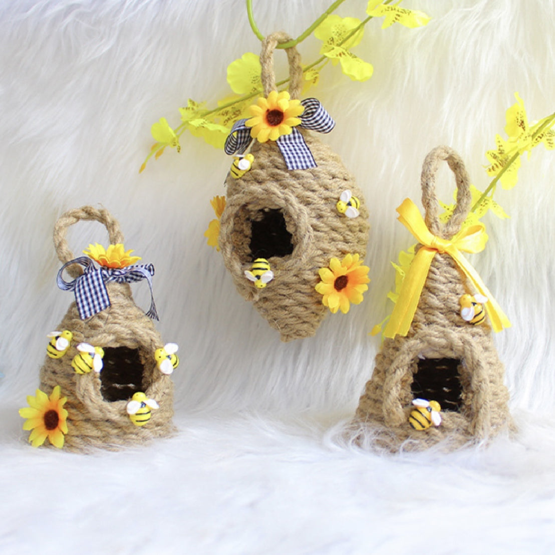 Sunflower Round Honeycomb Decoration, 3.94 x 7.09 Inches, Beehive Woven Hemp Rope Honeycomb Hanging Ring Balcony Decor, Farmhouse Spring Decor Bee-Themed Party