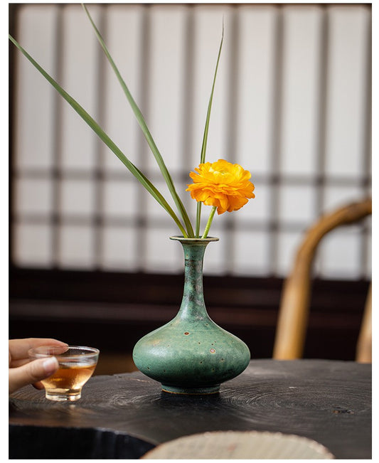 ヴィンテージセラミック花瓶、ご自宅の装飾のための時代を超越したエレガンス、素朴なセラミック花瓶、田舎の魅力のためのアンティークな外観、手作りのレトロな花瓶 - セラミックの芸術性のタッチ