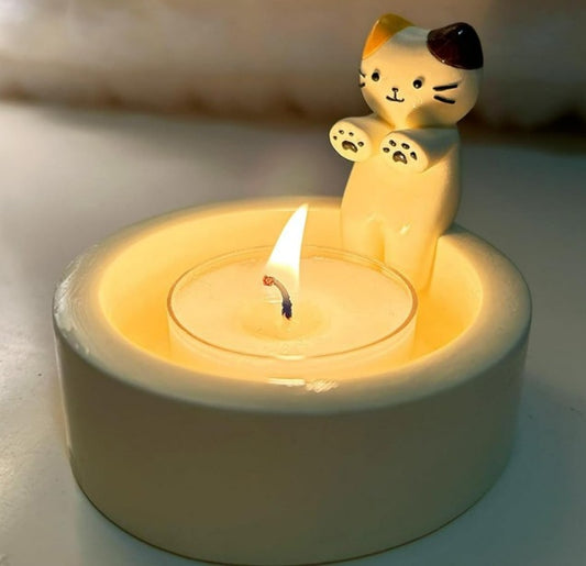 Adorable Cartoon Kitten Candle Holder，High-Quality Resin Home Decor with Antique Finish，Perfect for Adding Charm to Your Living Room, Bedroom or Office Desk，Ideal Gift for Cat Lovers and Aesthetic Enthusiasts