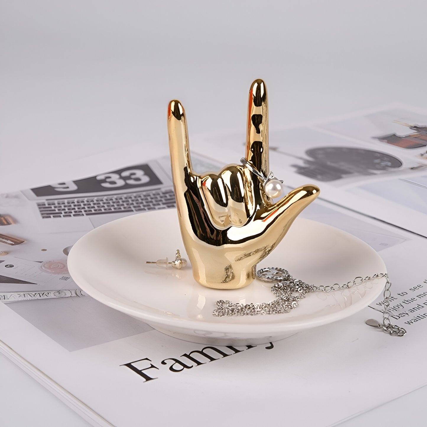 Nordic Style Ceramic Hand Gesture Ring Holder, 3.94 x 3.93 x 3.15 Inches, Creative Vanity Storage Tray for Hand Display, Bedroom Vanity Decor, Ideal Gift for Women, Birthdays, Valentine's Day, Mother's Day