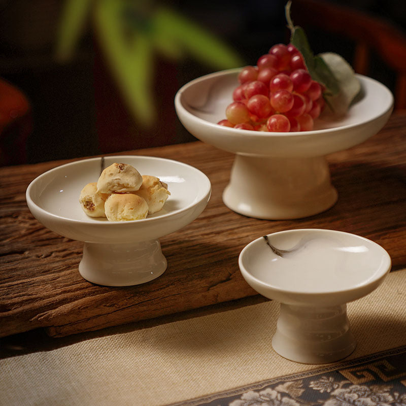 エレガントな中国陶磁器のお茶とスナックプレート、静かな茶道のための高足皿、カップケーキサービングディスプレイ