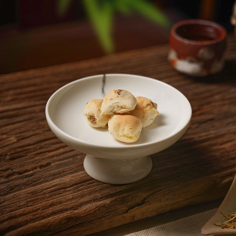 エレガントな中国陶磁器のお茶とスナックプレート、静かな茶道のための高足皿、カップケーキサービングディスプレイ