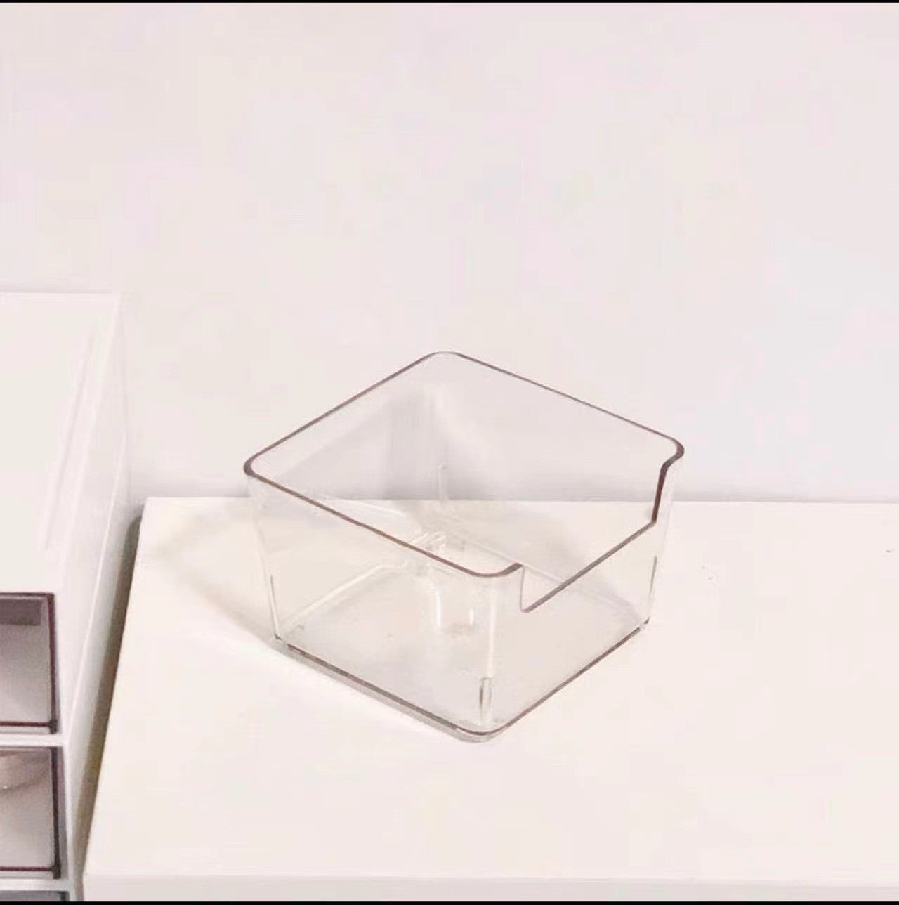 透明な正方形の小型収納ボックス - 多用途で省スペース、3.78インチ*3.78インチ*2.44インチ。
